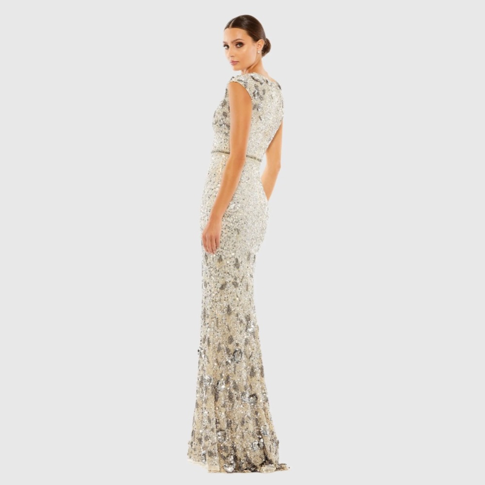 MAC DUGGAL
White and Silver Embellished V Neck Cap Sleeve Sequin Gown - Picture 3 of 8